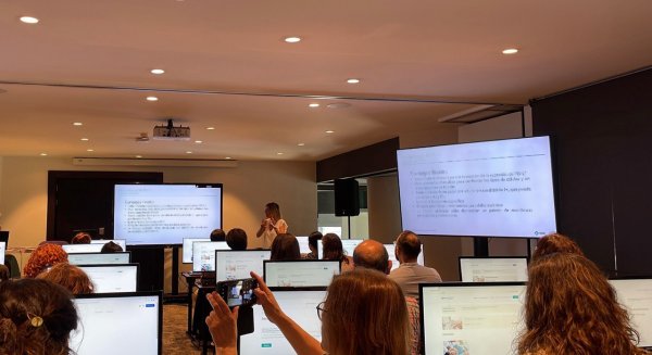 El Clínico participa en una formación nacional para la determinación de una proteína clave para los tratamientos con inmunoterapia