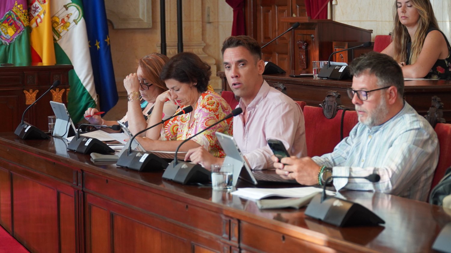 PSOE denuncia que 'Vox ya ha asomado la patita en contra del colectivo LGTBI'