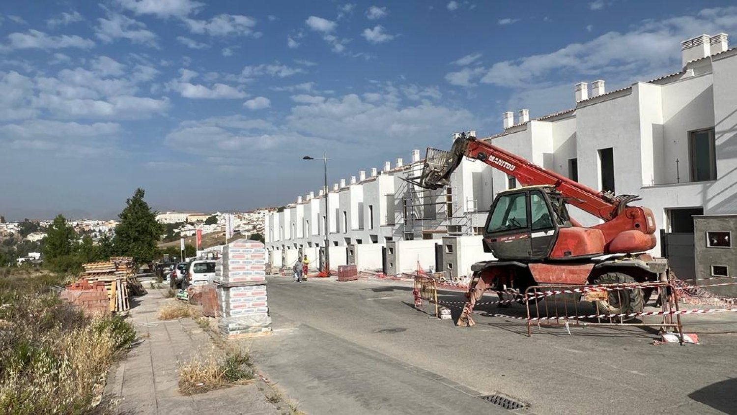 El Ayuntamiento de Ronda amplía la iluminación pública en la barriada de la Cruz de San Jorge 