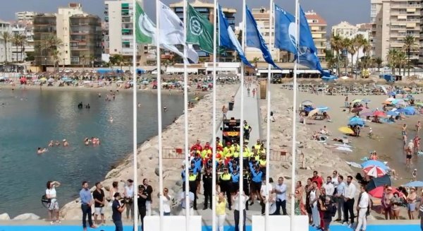 Fuengirola, líder en excelencia turística al ser reconocidas el 100% de sus playas con Banderas Azules