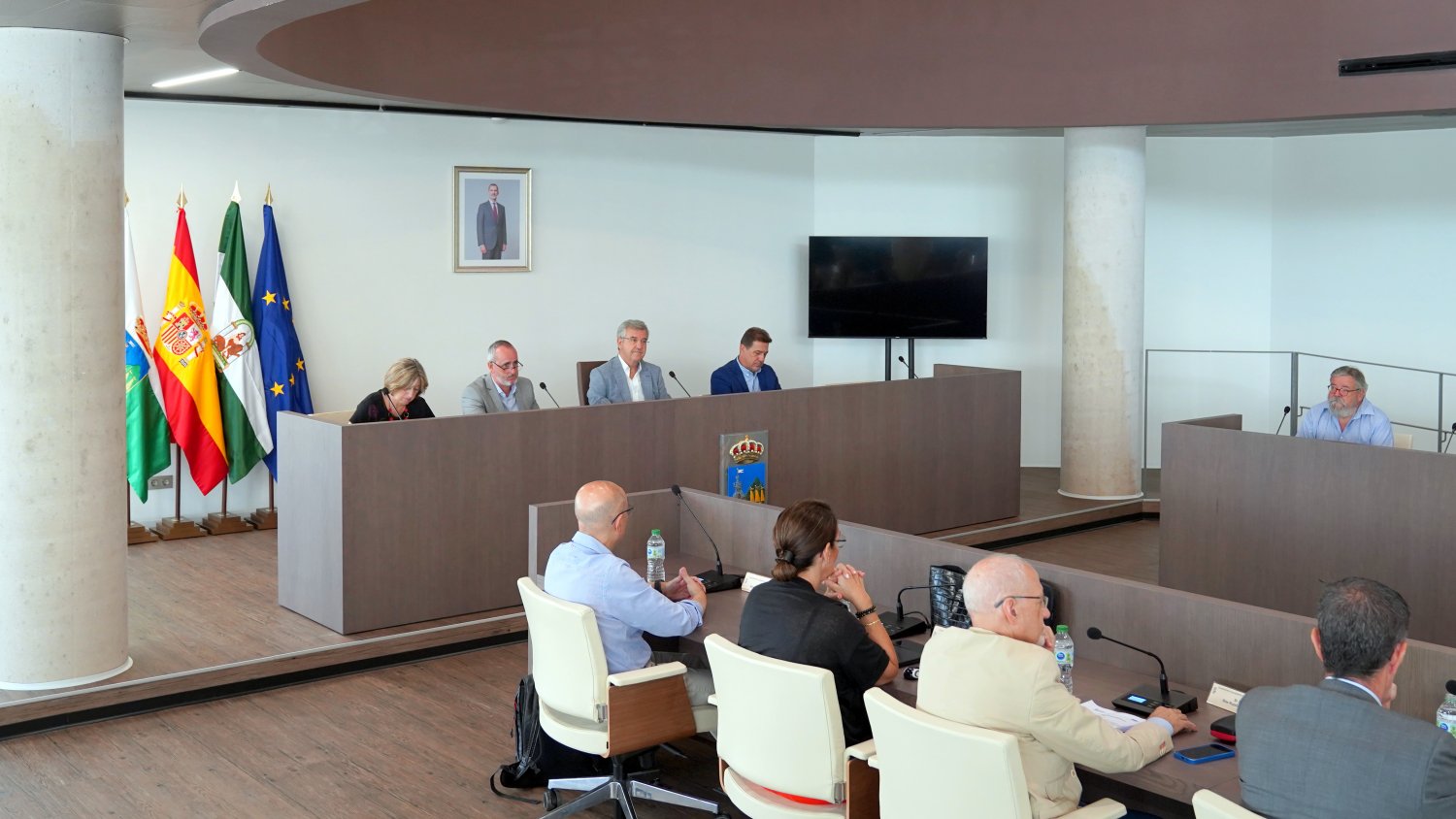 El Pleno del Ayuntamiento acuerda nombrar Hijos Adoptivos de Estepona al comunicador Carlos Moreno ‘El Pulpo’ y al empresario José Luis Carrillo