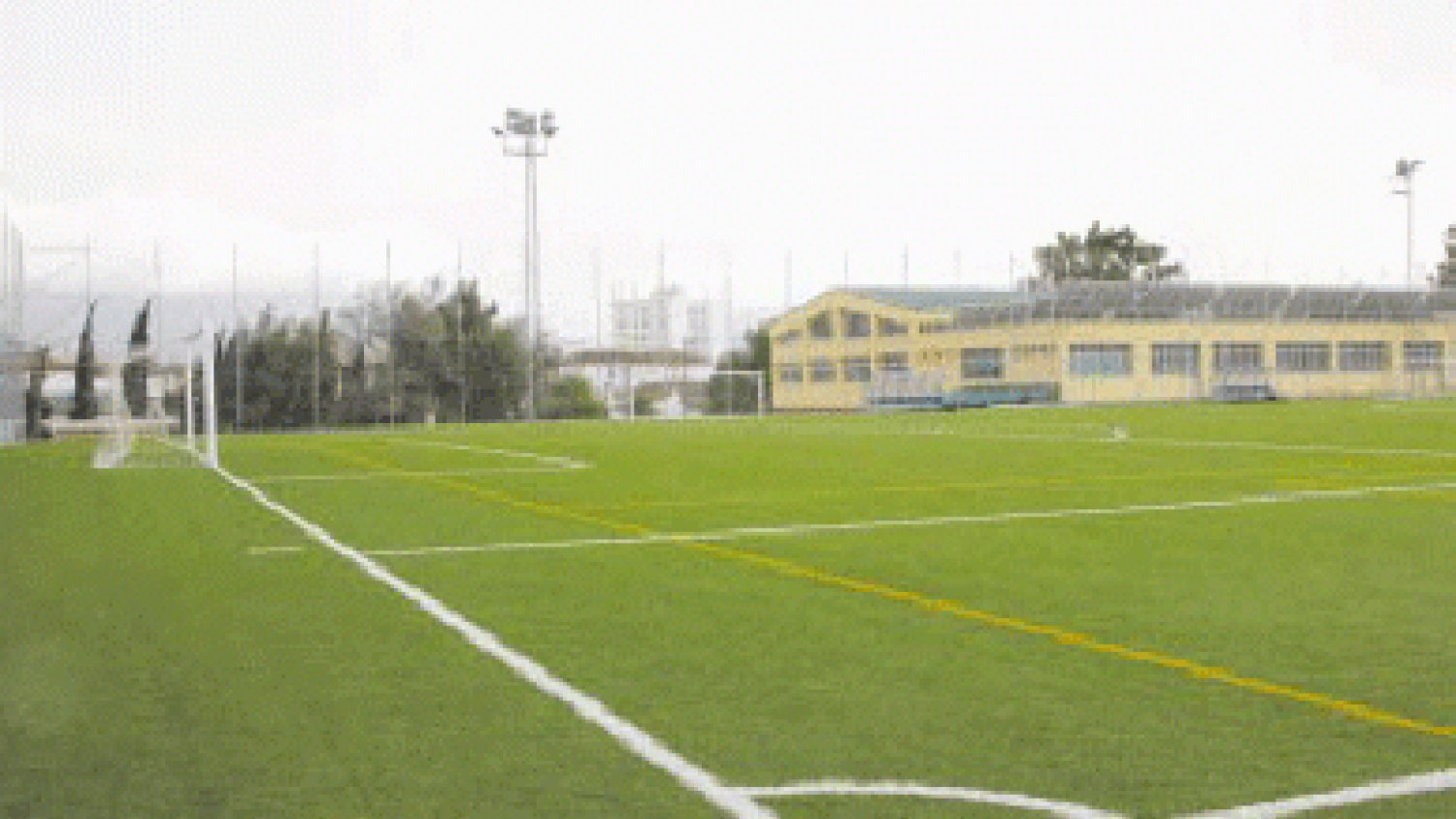 El Ayuntamiento invertirá más de 200.000 euros en cambiar el césped artificial del campo de fútbol de El Fuerte 