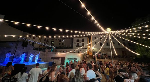 La delegación de Cultura finaliza la programación de julio con cine de verano y un espectáculo de magia