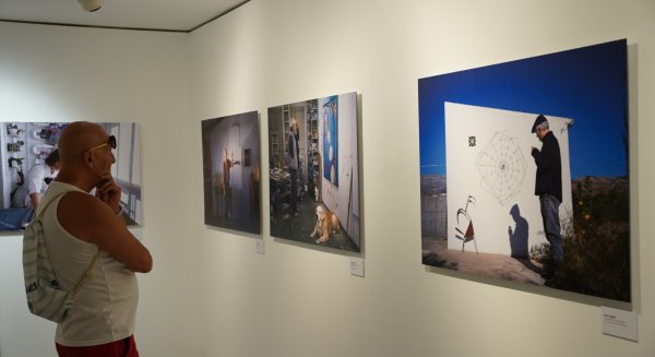 Las Salas Mingorance ofrecen una mirada a los talleres de creación en la exposición 'El artista en su laboratorio'