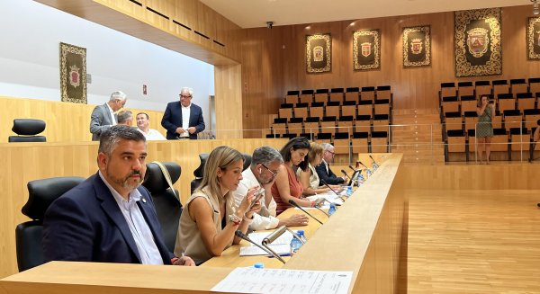 PSOE exige al nuevo equipo de gobierno del PP en la Diputación que dé la máxima prioridad al contrato de ayuda a domicilio