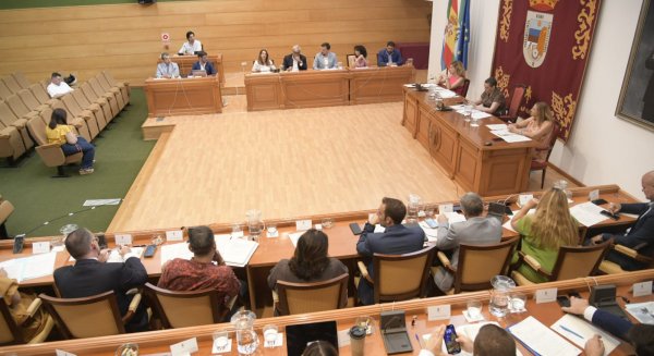 El pleno de Torremolinos aprueba solicitar la declaración del PRIDE  como Acontecimiento de Interés Turístico de Andalucía