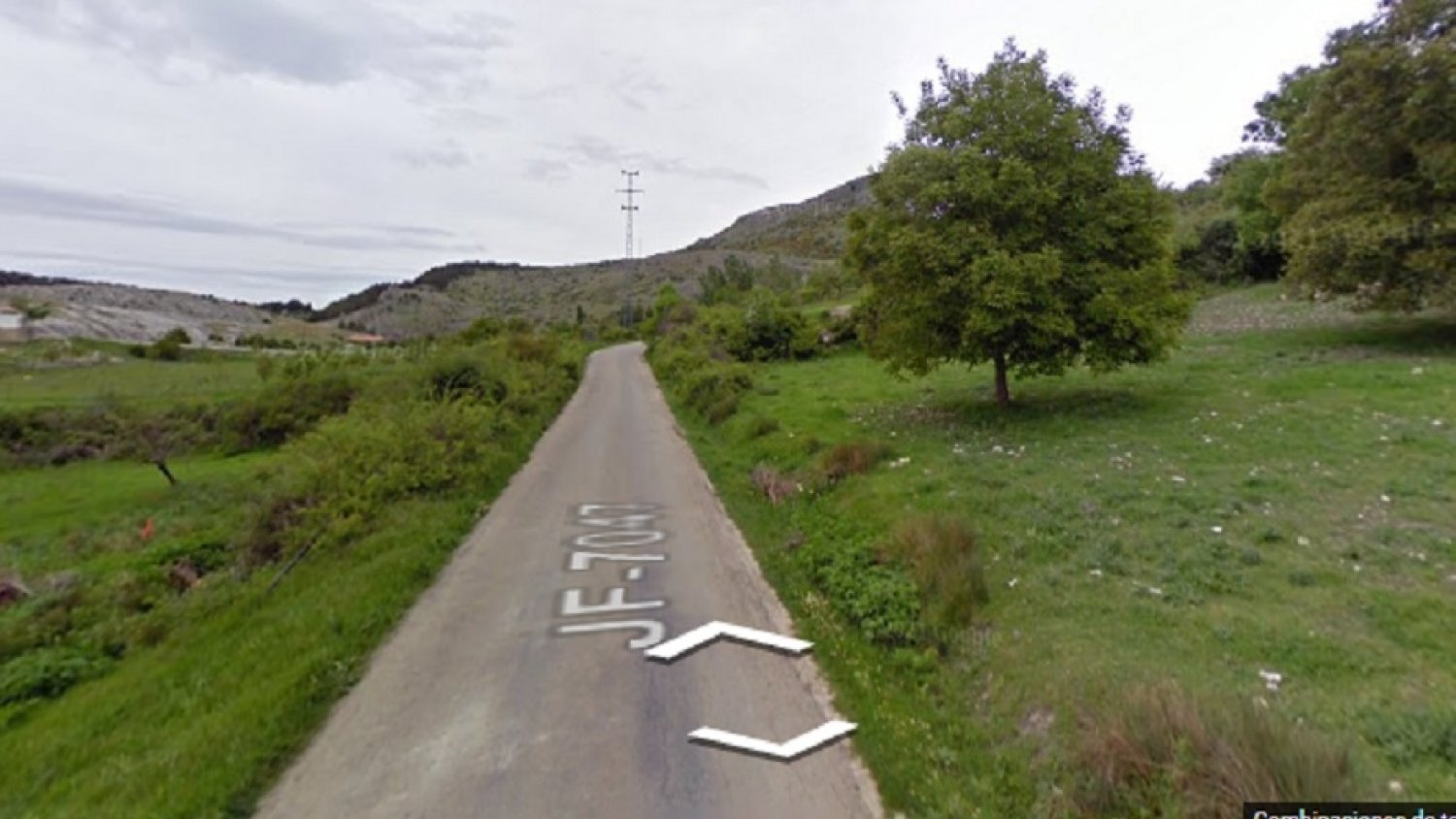 Fallece un hombre tras la salida de vía del turismo que conducía en Santiago-Pontones