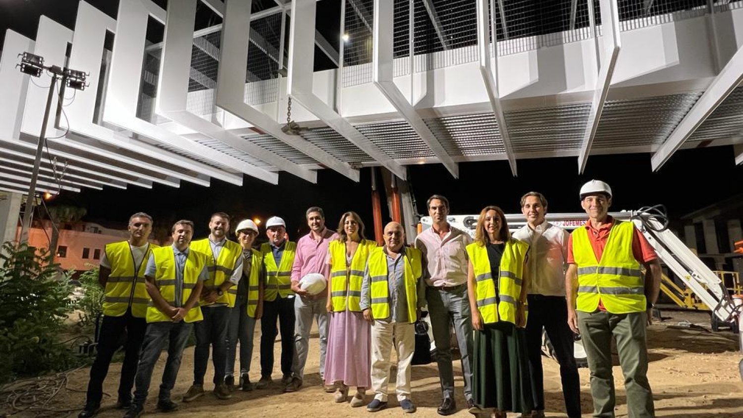 La pasarela peatonal sobre las vías del tren en Ronda ya está instalada