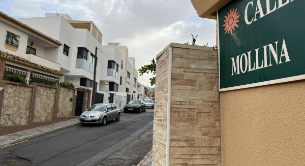 El Ayuntamiento de Fuengirola anuncia que renovará las calles Manilva, Alhaurín y Mollina de Los Pacos
