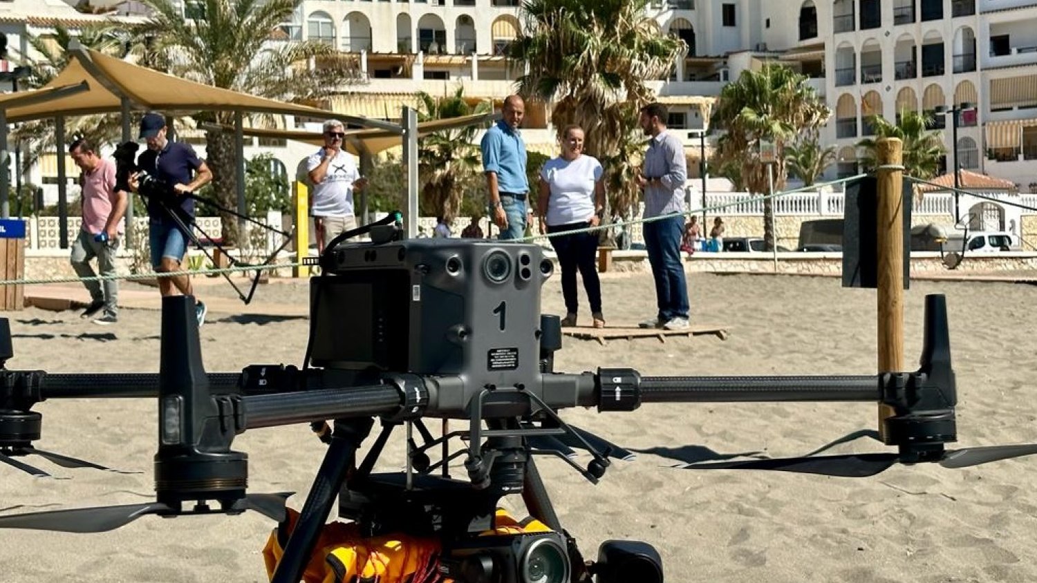 El Ayuntamiento de Fuengirola refuerza la seguridad de sus playas con el servicio de aerovigilancia con drones