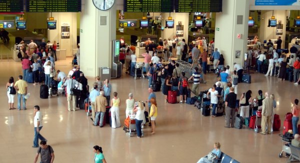 Las plazas aéreas desde los principales mercados emisores a la Costa del Sol se incrementan este verano casi un 19%