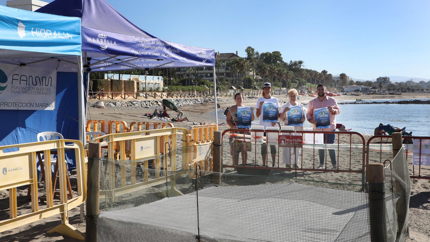 Juventud inicia una campaña para incrementar el número de voluntarios que custodien el nido de la tortuga boba de Puerto Banús 