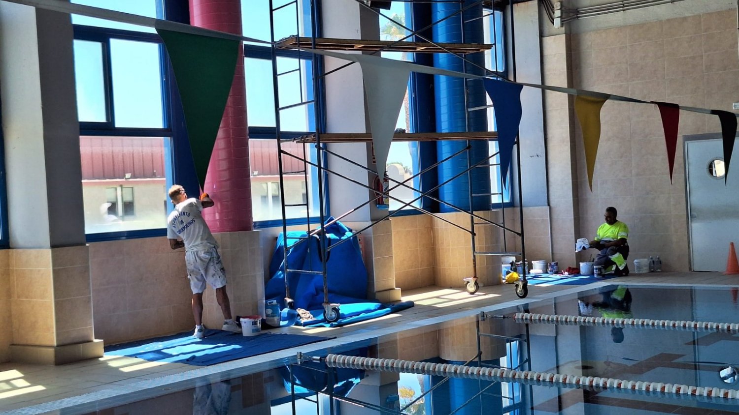 El Ayuntamiento de Torremolinos mejora las piscinas Virgen del Carmen I y II con obras y trabajos de mantenimiento