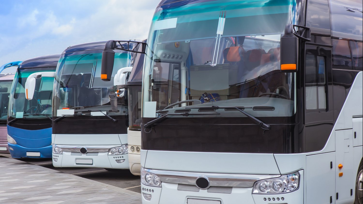 El sector del autobús ofrece su flota para colaborar  en los desplazamientos de la Feria de Málaga