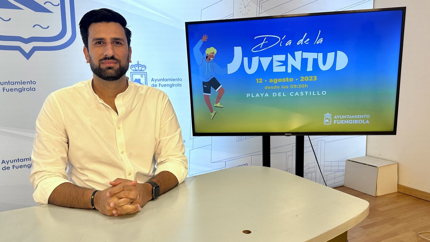 El Ayuntamiento de Fuengirola celebra el Día de la Juventud con actividades deportivas y medioambientales en la playa del Castillo