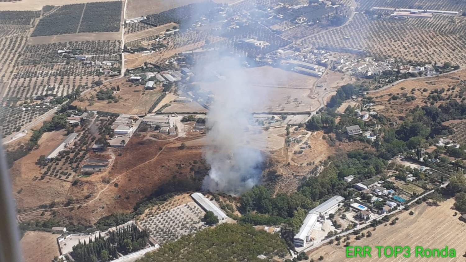 Declarado un incendio forestal en el paraje Arroyo de la Ventilla en Arriate