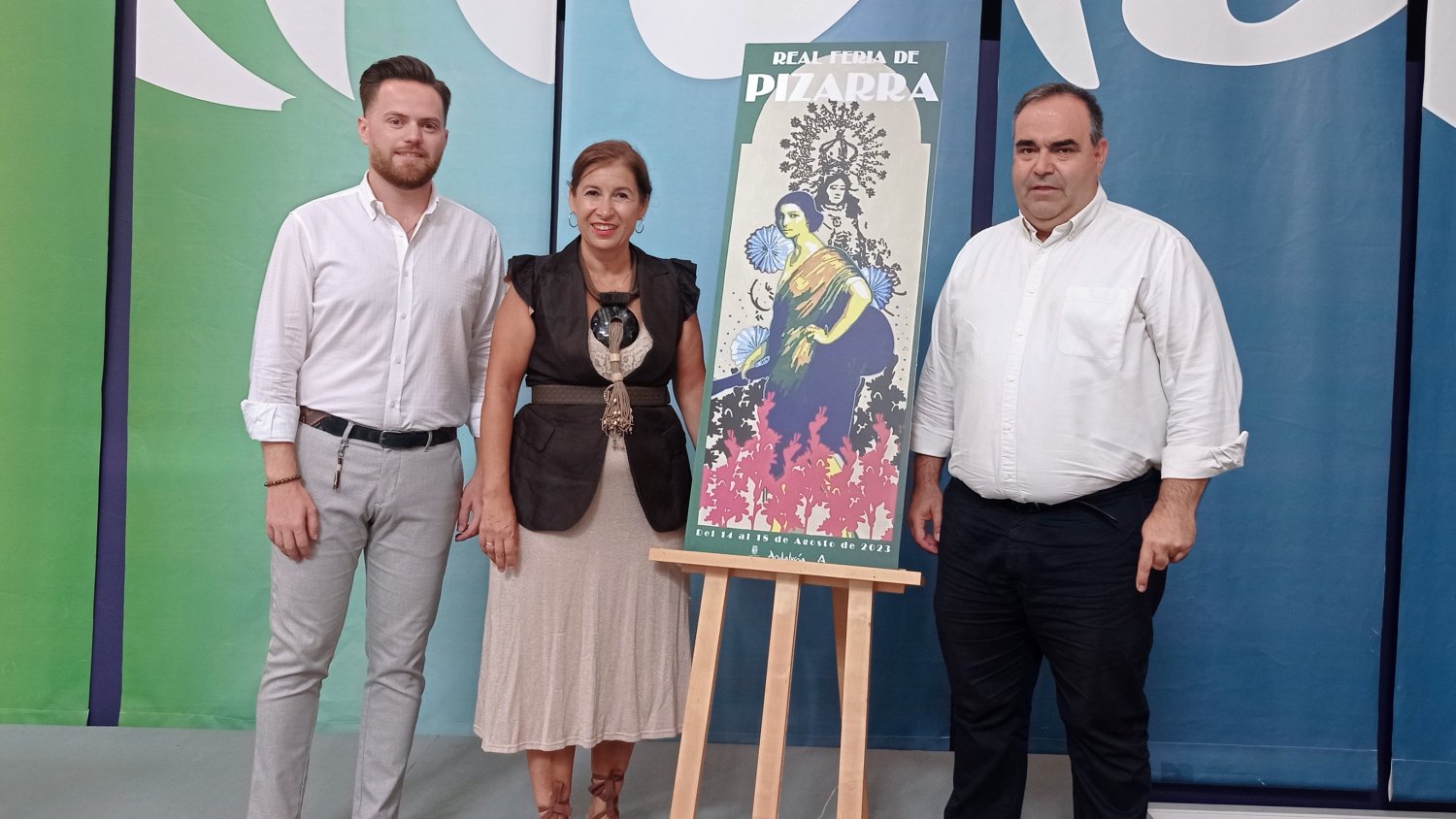 La delegada de Turismo presenta la ‘Rifa de la Virgen de la Fuensanta’ de Pizarra 
