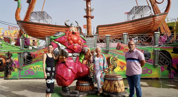 Cerca de 1.400 personas trabajarán en las atracciones e instalaciones del Cortijo de Torres y en la venta ambulante en la Feria