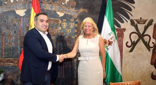 La alcaldesa de Marbella aborda con el vice embajador de Kuwait fórmulas de colaboración para atraer inversiones