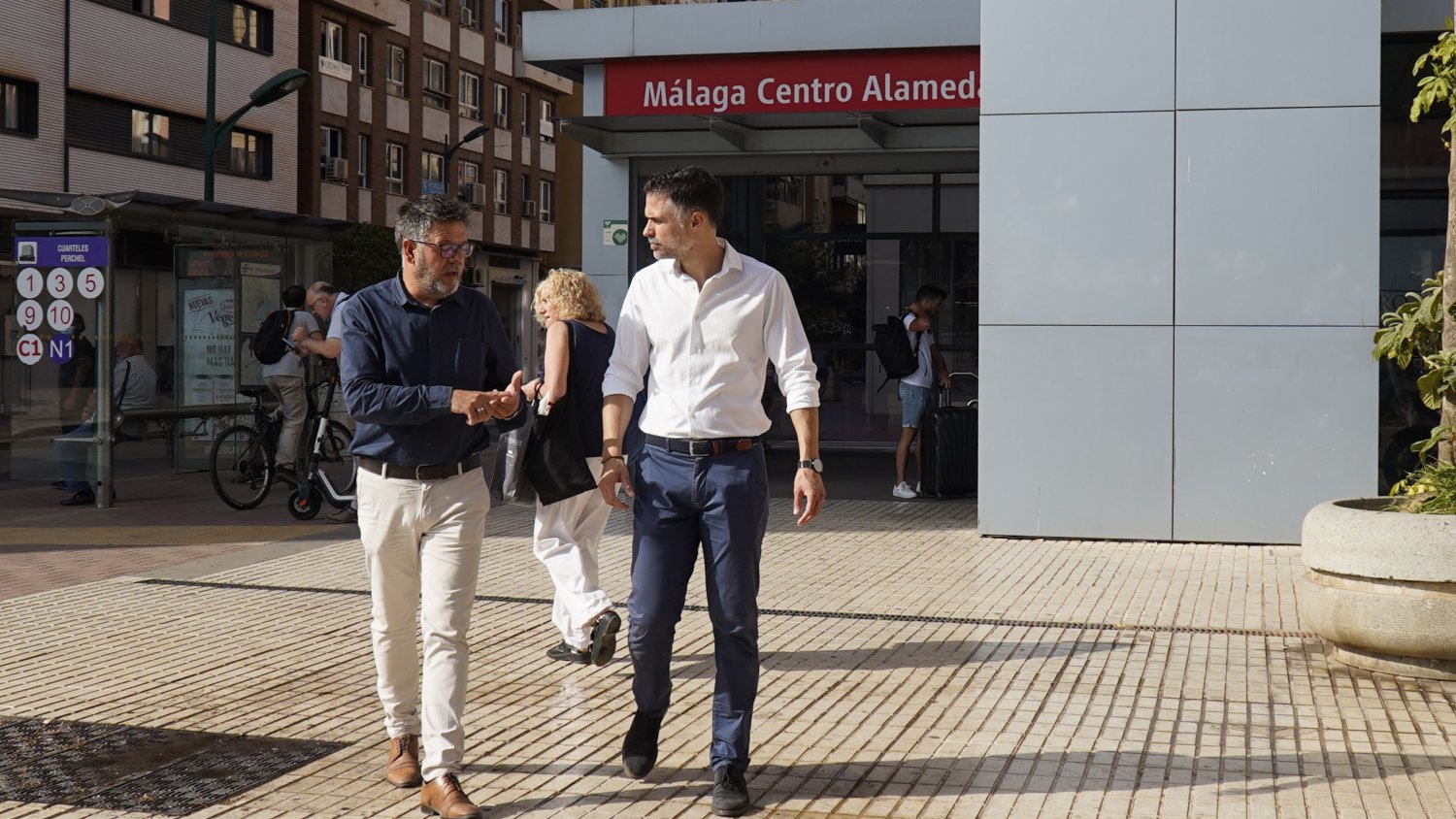 PSOE destaca las medidas anticrisis del Gobierno central que ahorrarán hasta 1000 euros a los hogares durante cuatro meses