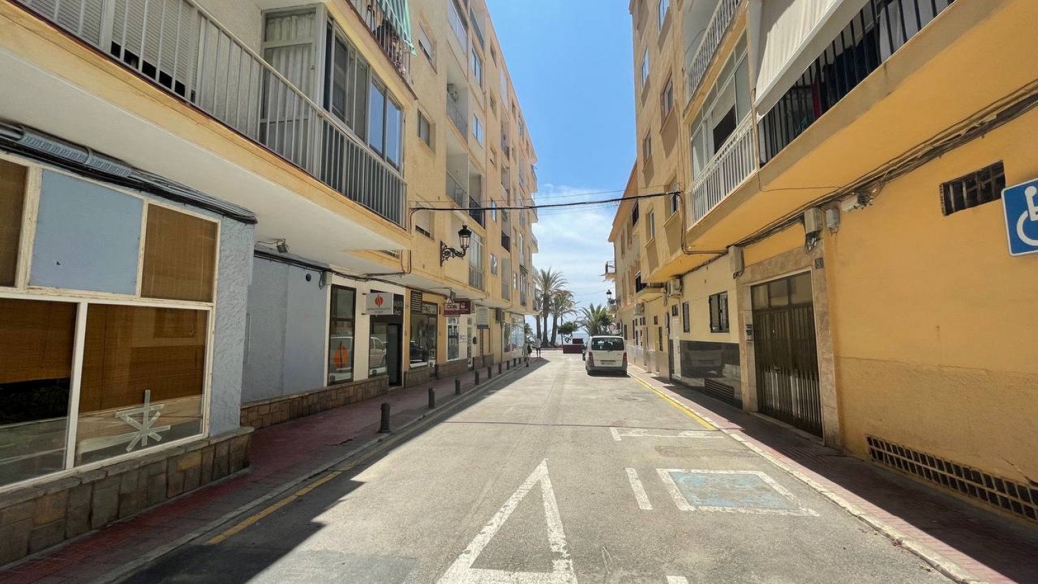 El Ayuntamiento de Estepona adjudica las obras de remodelación en las calles La Nave y Delfín 