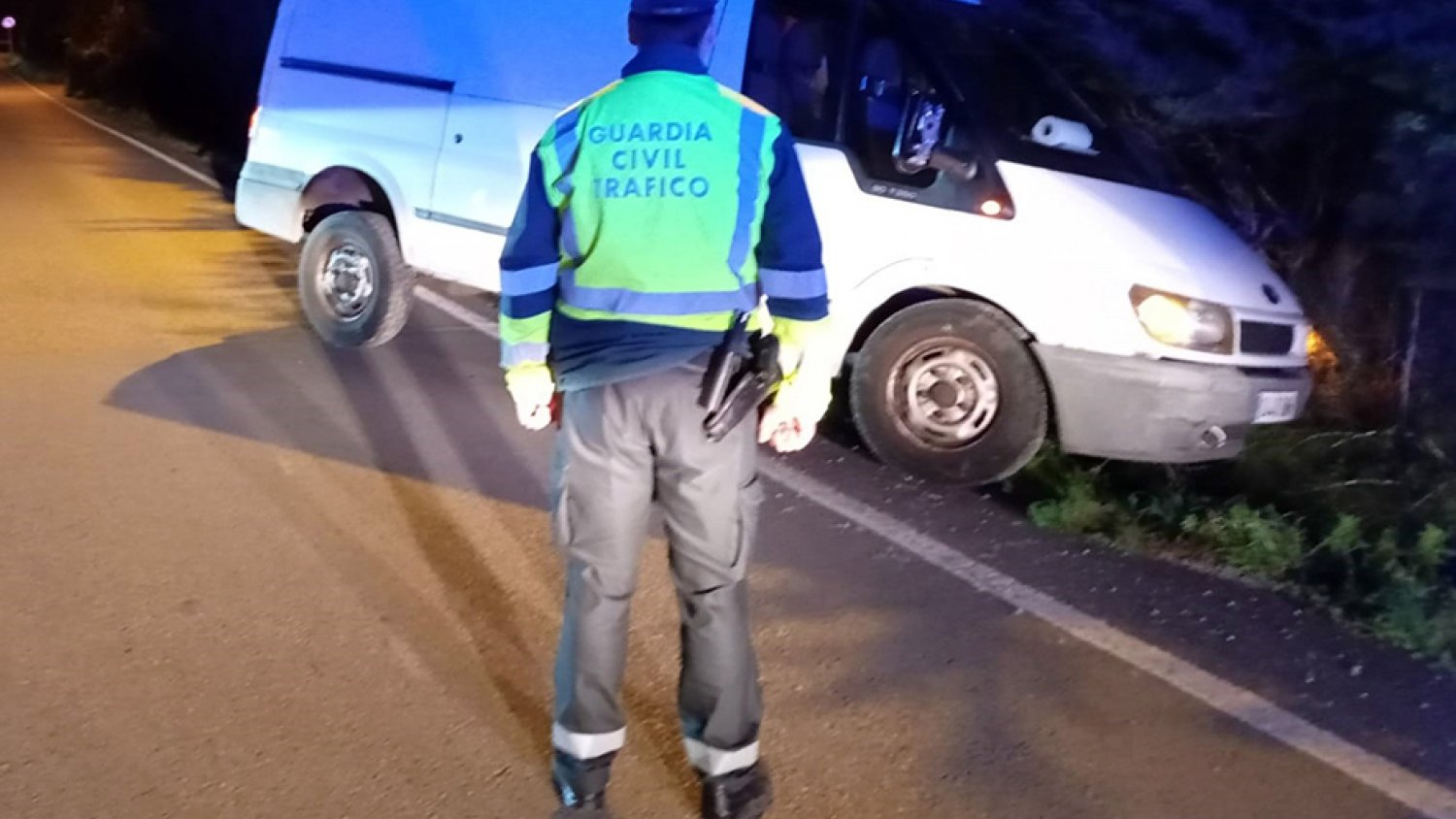 Cuatro heridos tras el vuelco de un turismo en Campillos