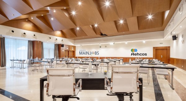 Aehcos firma un convenio con la empresa mainjobs para impulsar la formación en transformación digital de sector hotelero