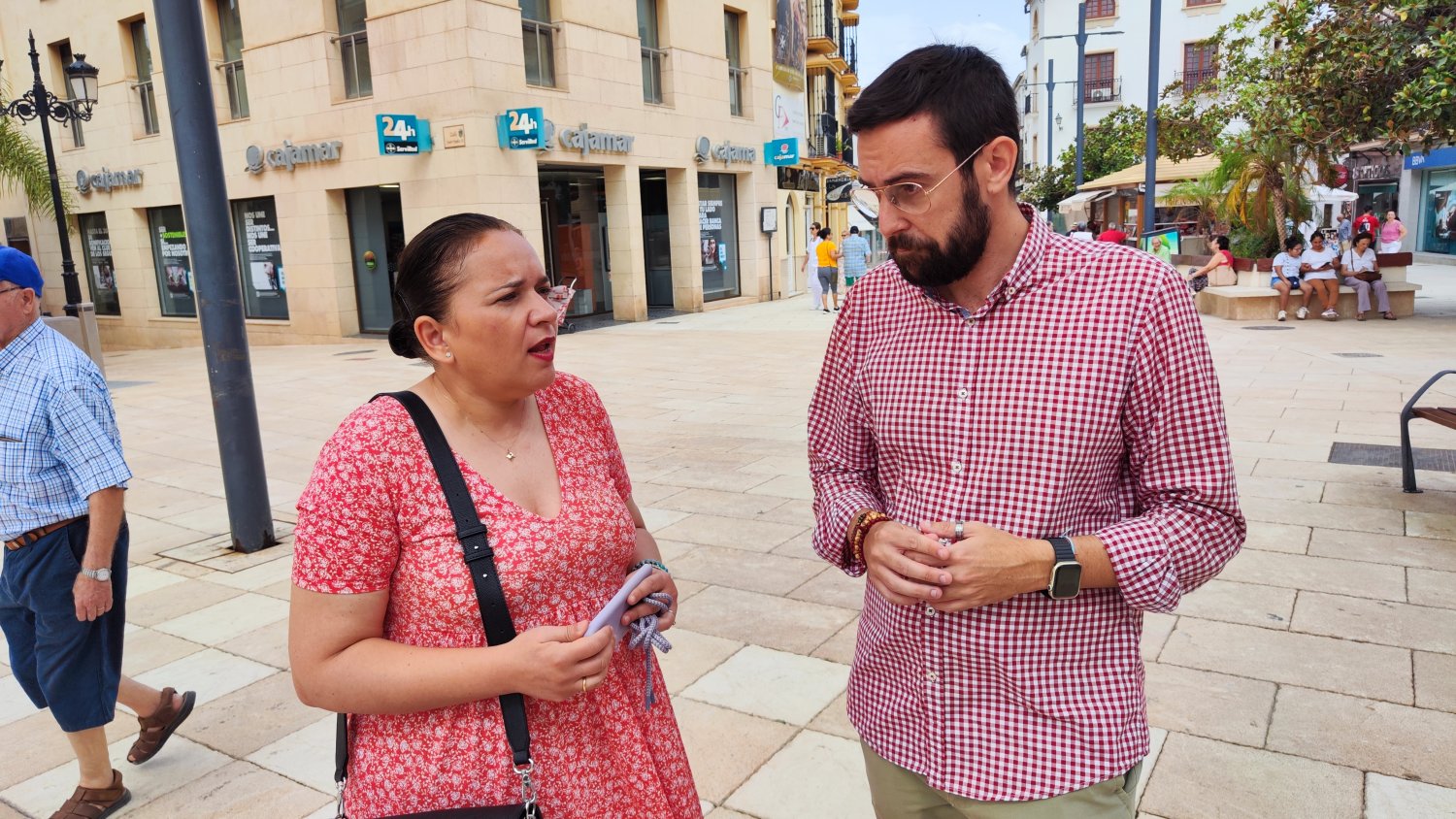 El PSOE advierte del 'duro golpe que Lupiáñez (PP) prepara contra el comercio y empresas locales'