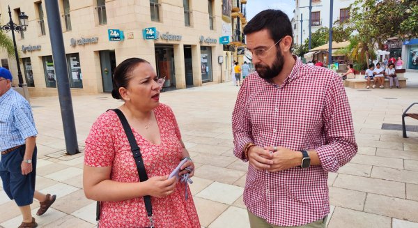 El PSOE advierte del 'duro golpe que Lupiáñez (PP) prepara contra el comercio y empresas locales'