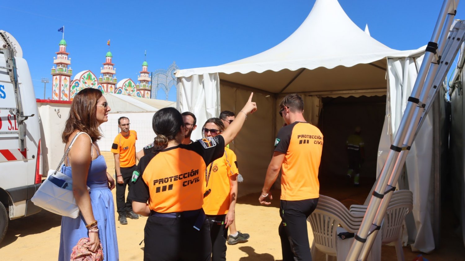 Protección Civil presenta su dispositivo de cara a la feria con presencia en el Real y en la zona centro durante toda la semana