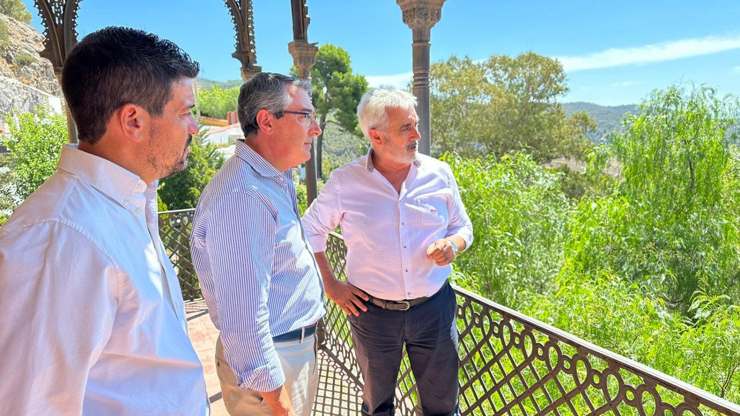 Francisco Salado visita Carratraca para abordar los próximos proyectos que la Diputación desarrollará en el municipio
