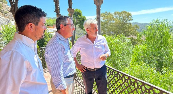 Francisco Salado visita Carratraca para abordar los próximos proyectos que la Diputación desarrollará en el municipio