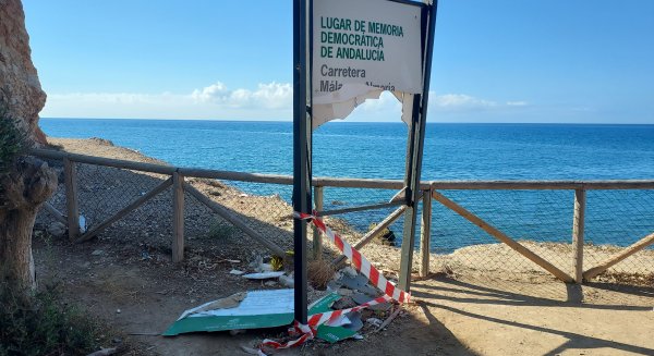 Con Málaga exige reparar las placas de ‘Memoria Democrática’ dedicadas a García Caparrós y ‘La Desbandá’