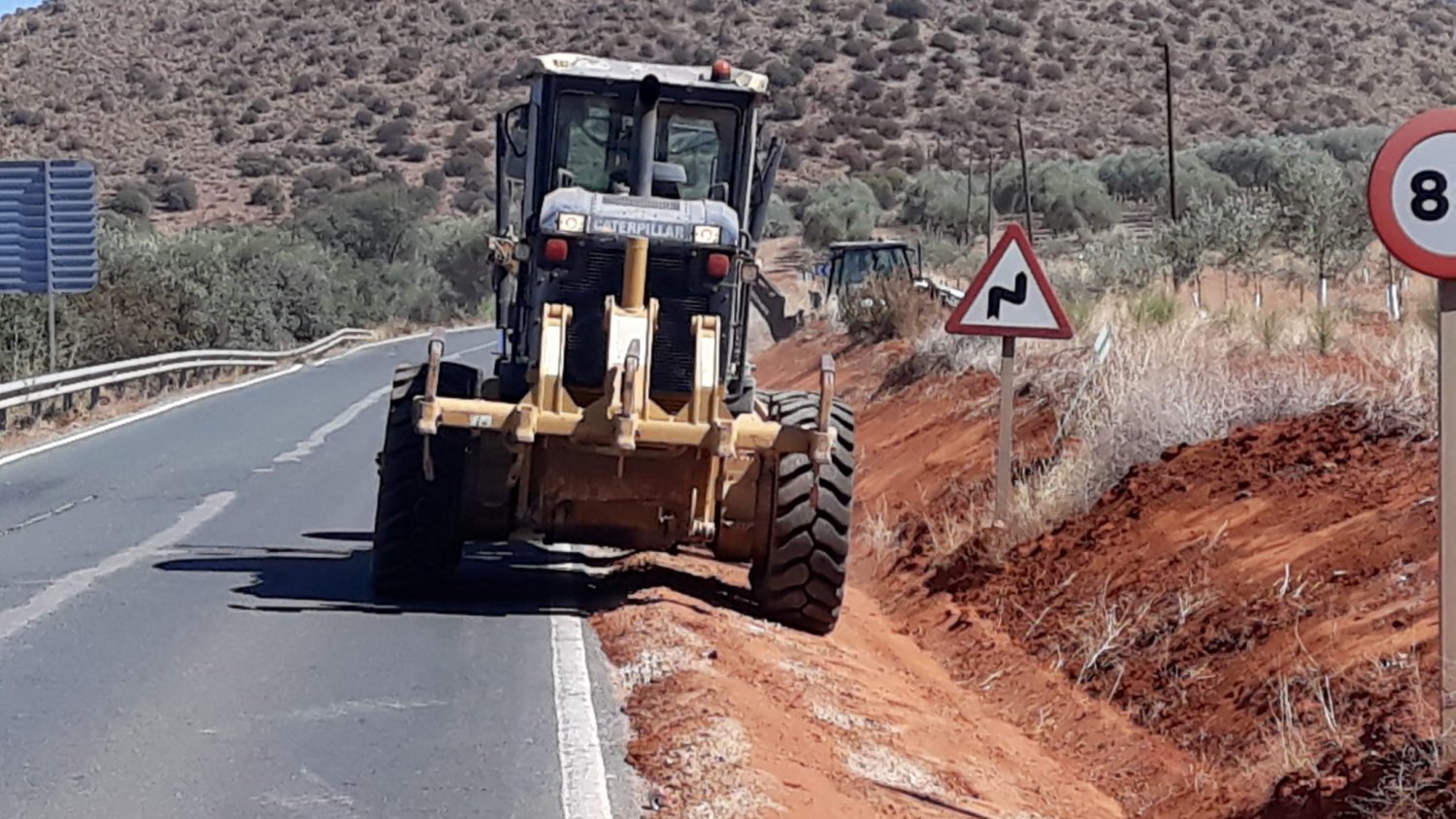 La Diputación invierte 390.000 euros en la mejora de la carretera entre Los Carvajales y Alameda
