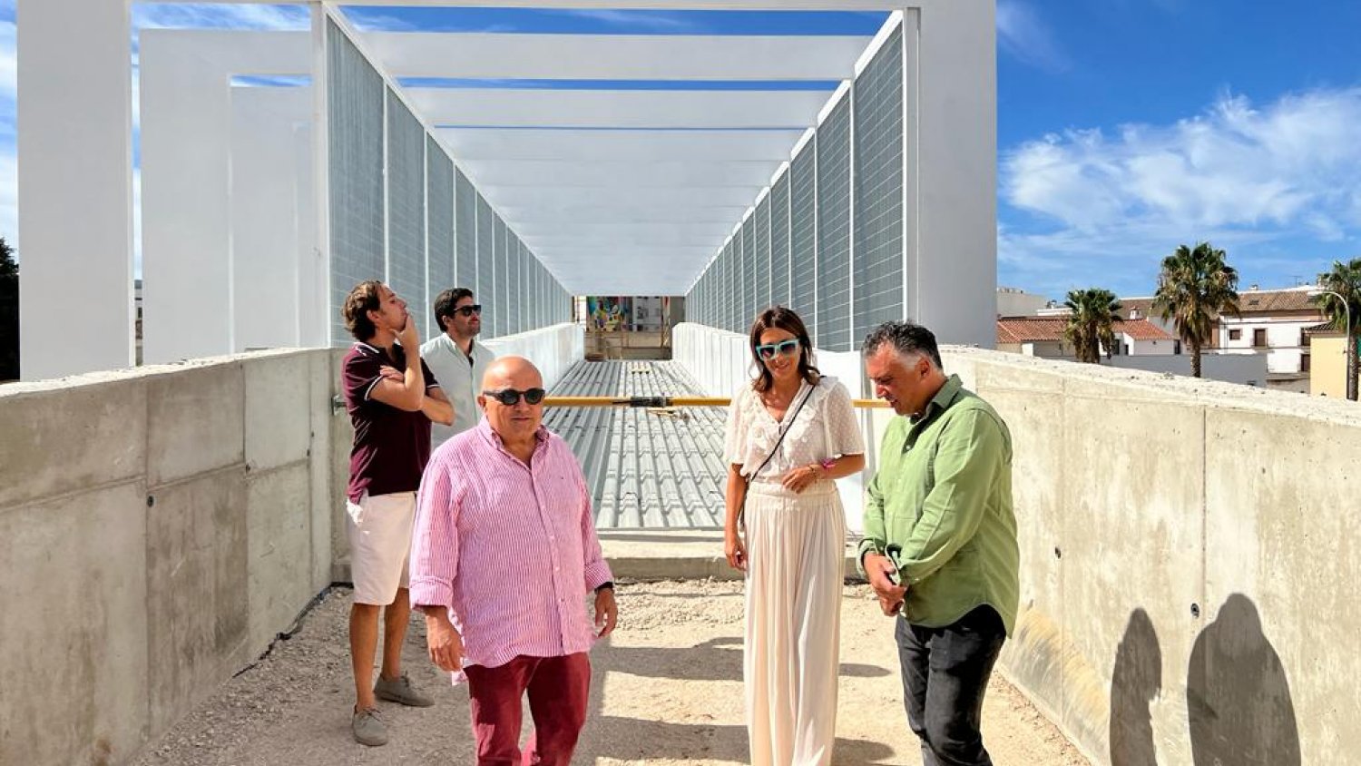 La pasarela peatonal que eliminará la peligrosidad del paso a nivel en la avenida Victoria se encuentra al 85% de su ejecución