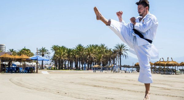 Damián Quintero ultima en Torremolinos su participación en los Juegos Mediterráneos de Playa