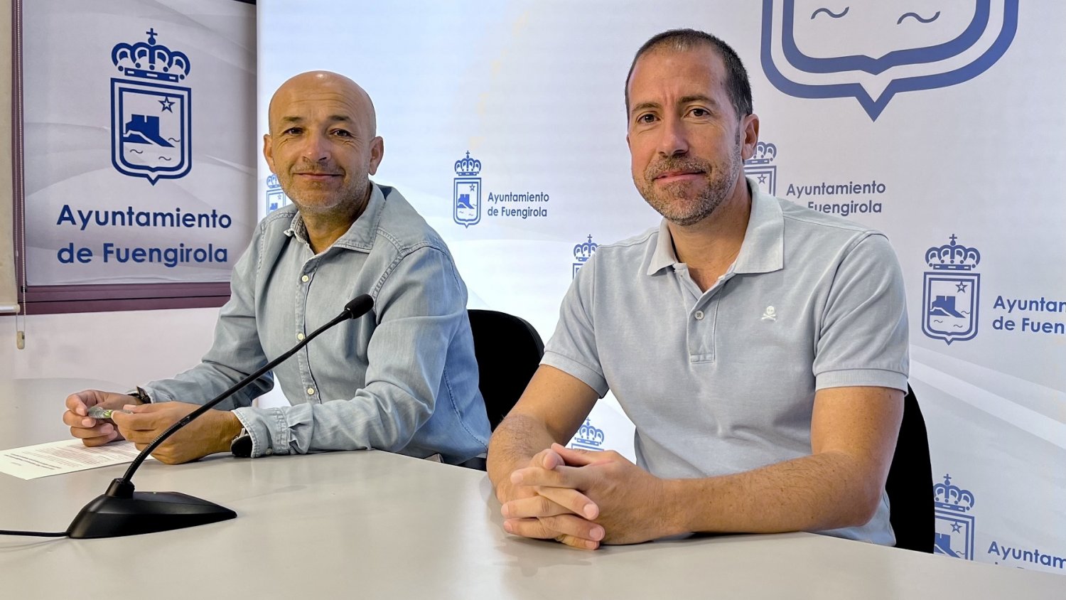El Paseo Marítimo de Los Boliches acoge una campaña de concienciación ambiental sobre el uso de residuos plásticos