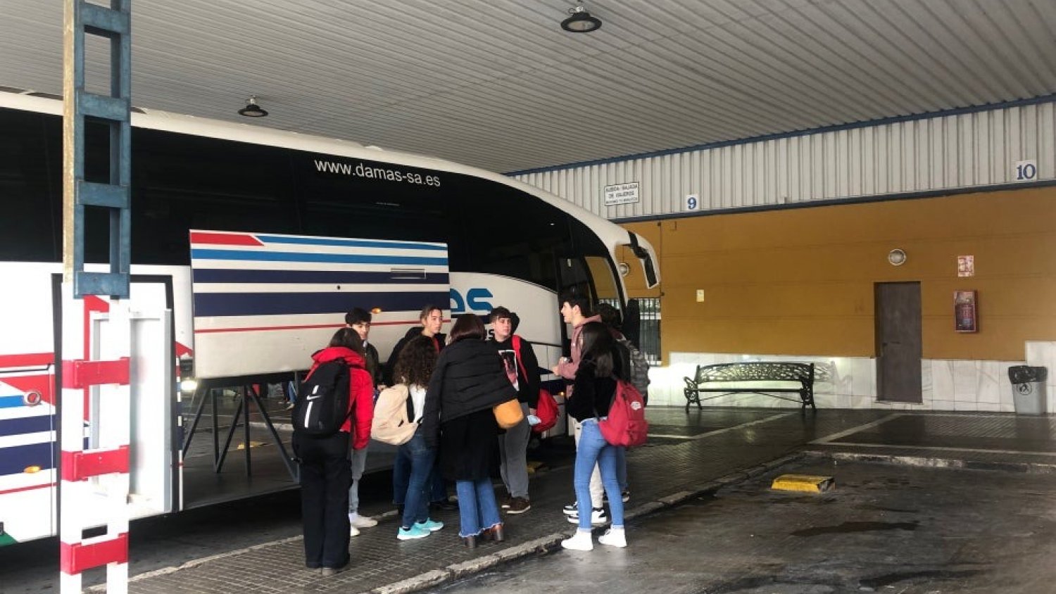 El Ayuntamiento de Ronda retoma el transporte escolar para los alumnos de los institutos