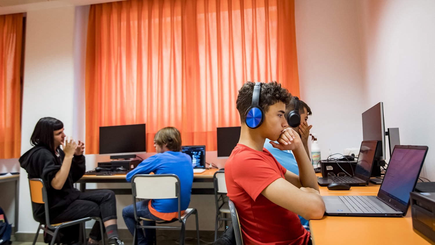 La ONCE apoya a 326 estudiantes ciegos en Málaga para garantizar su inclusión educativa y social