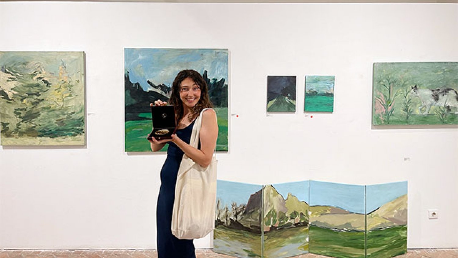 UMA.- La estudiante Paula Lisbona, Medalla de Oro en el Curso de Pintores del Paisaje de Segovia