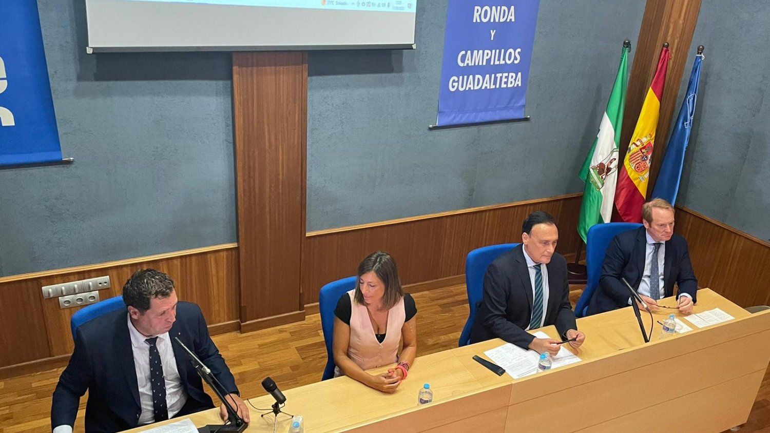 La Junta impulsa la creación de casi un millar de empresas en el medio rural andaluz