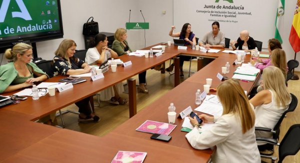 La Junta refuerza la formación en violencia de género y publica un catálogo de recursos para las víctimas