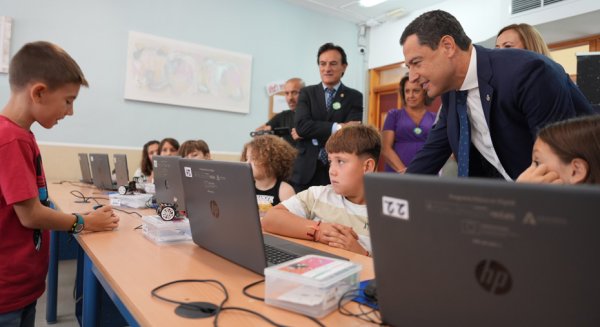 Moreno destaca el compromiso de mejora permanente con la Educación: 'es la auténtica apuesta del futuro de una sociedad'