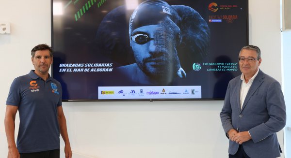 Diputación apoya el segundo reto solidario de Christian Jongeneel, que intentará cruzar a nado el mar de Alborán