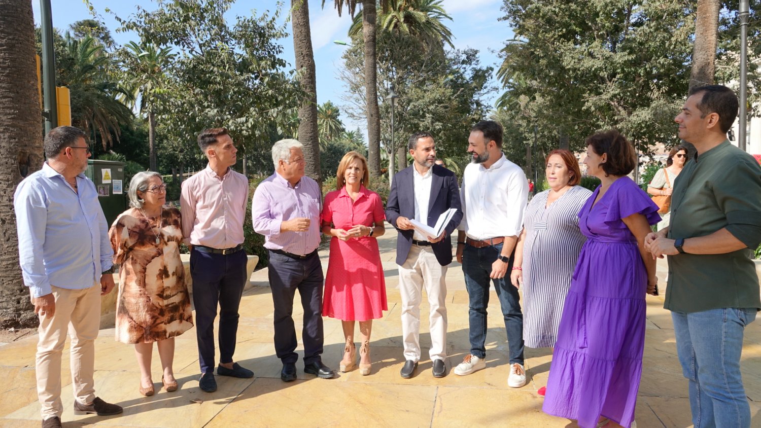 Pérez hace un llamamiento a la ciudadanía para 'rebelarse contra la brutal subida del agua en Málaga'