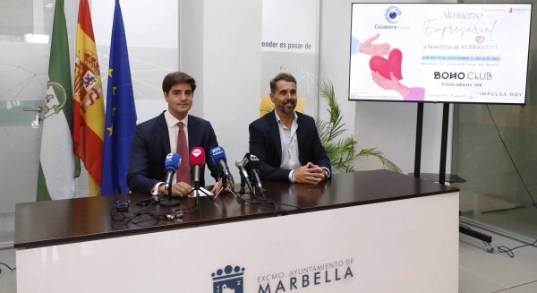 El Ayuntamiento destaca el compromiso social de los empresarios locales durante la presentación de una iniciativa solidaria a beneficio de la Fundación Global Gift 