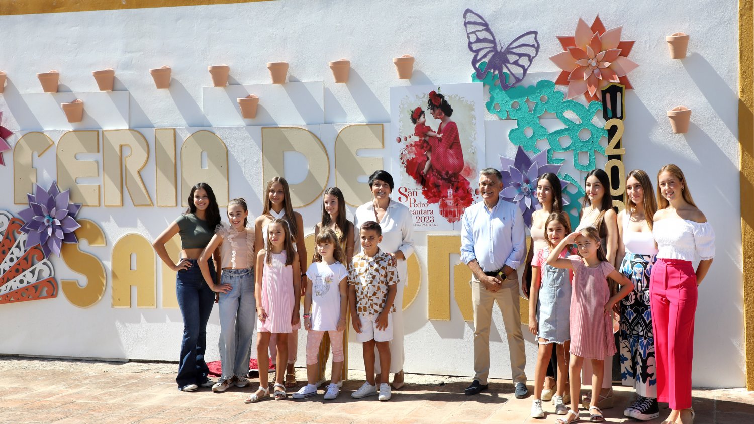 El Ayuntamiento presenta el cartel de la Feria y Fiestas de San Pedro Alcántara 2023, obra del autor ecijano Juan Francisco Castro Fernández 