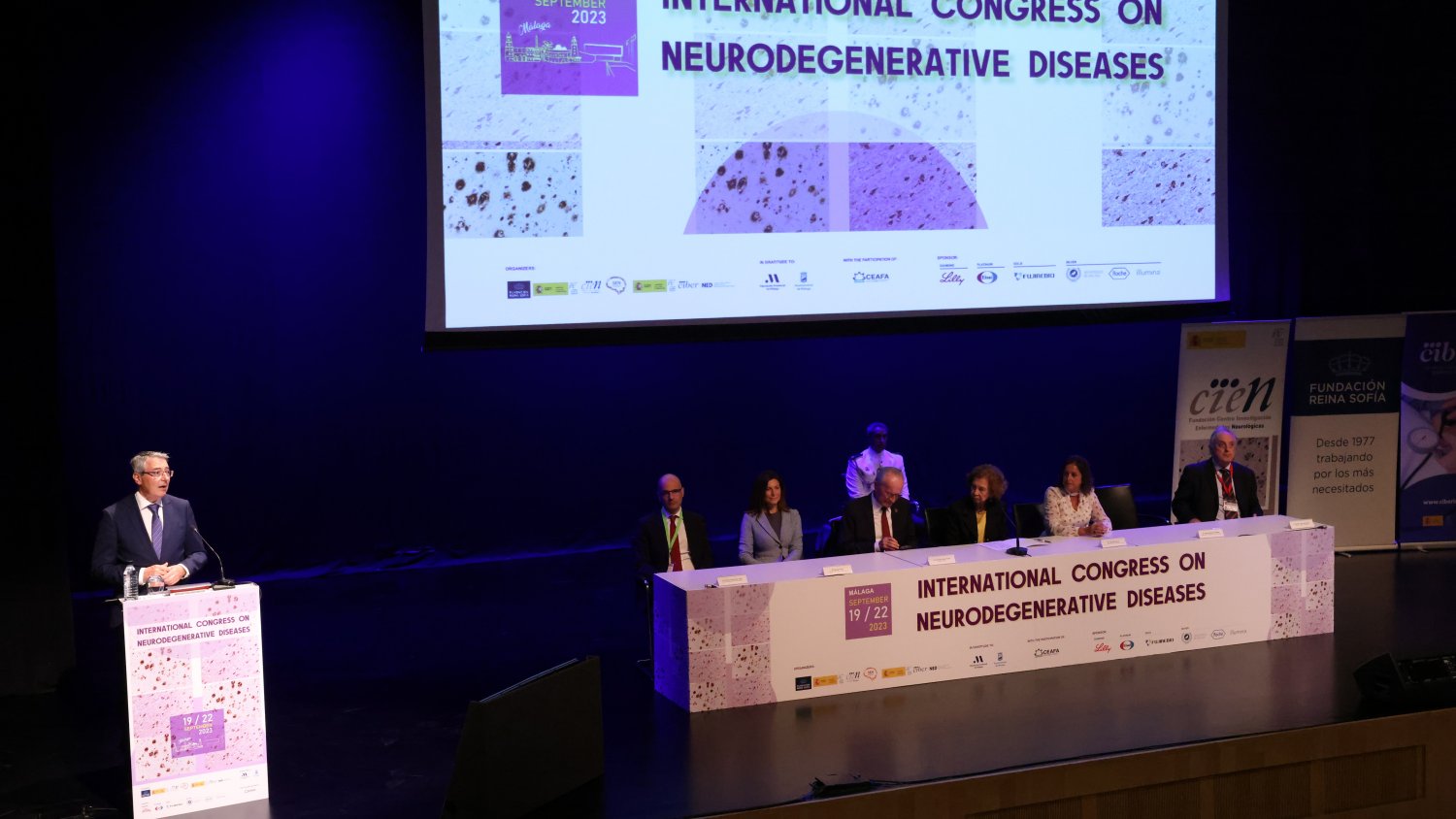 La Reina Sofía preside el Congreso Internacional de Enfermedades Neurodegenerativas en Málaga
