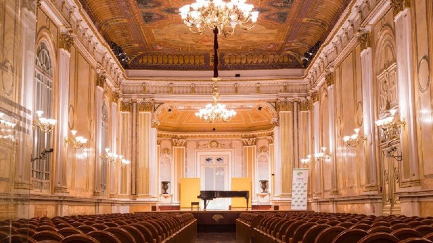 Conciertos de pop indie, visitas teatralizadas y recitales líricos este otoño con la Fundación Unicaja