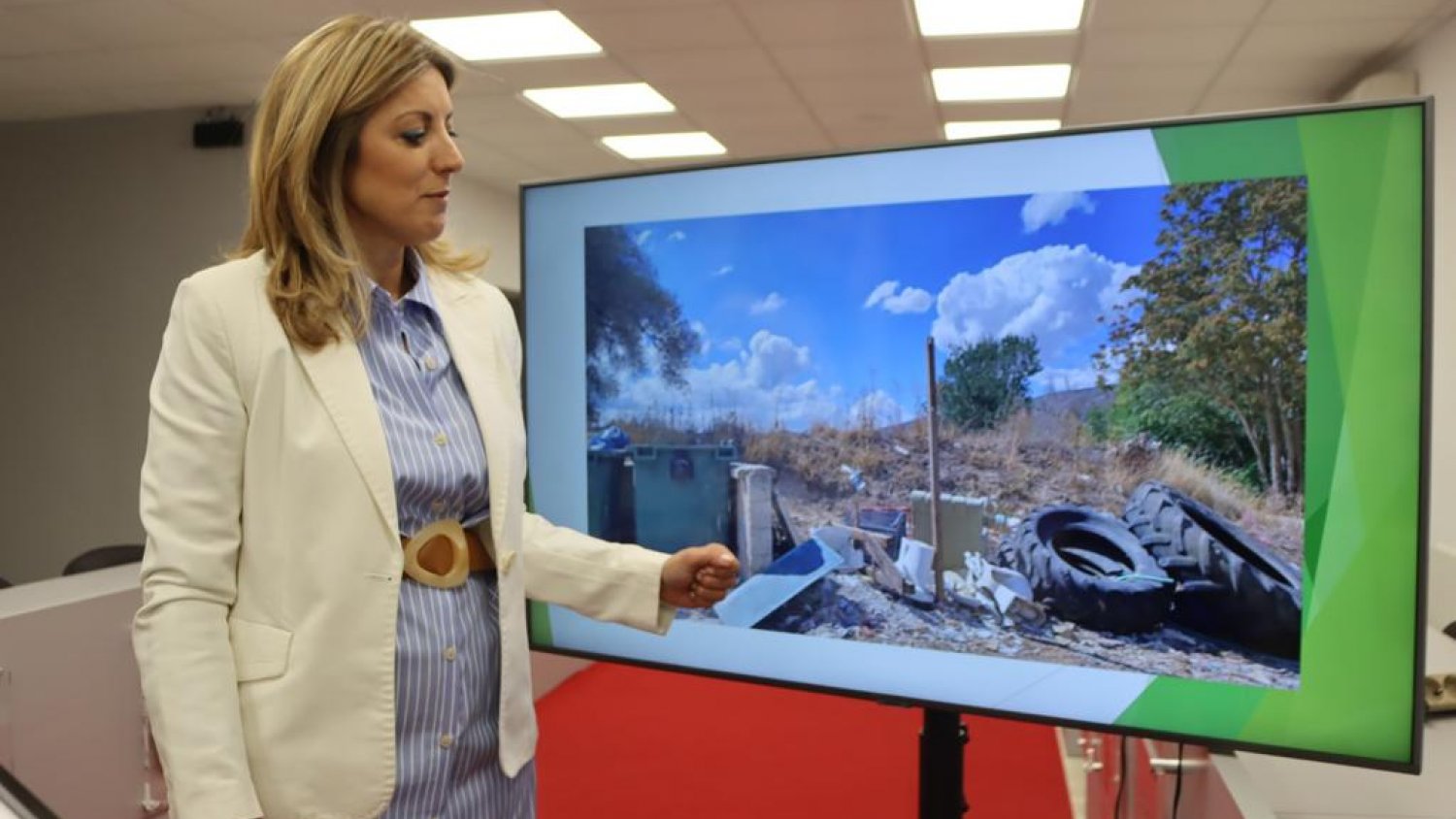 Ronda inicia una campaña de vigilancia y concienciación para que sus ciudadanos depositen bien los residuos